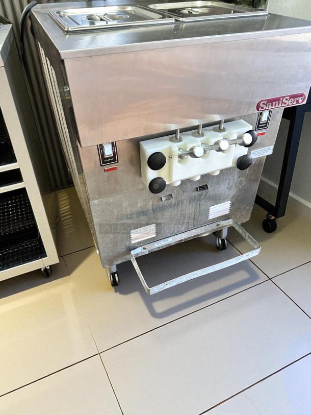 Excellent Condition – SaniServ Commercial Soft Serve Ice Cream Machine – Model Estimated: 522 – 115V – Fully Tested & Working! - Image 5 of 6