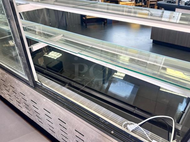 Excellent Condition – Curved Glass Refrigerated Display Case – 3-Tier Shelves – 115V – Fully Tested & Working! - Image 9 of 9