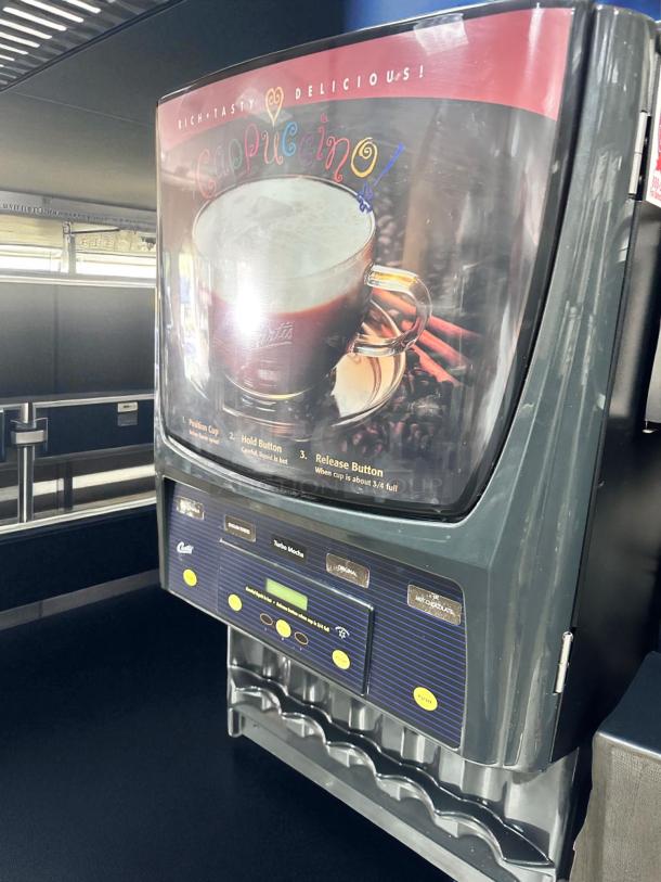 Excellent Condition – Curtis PCGT5 – 5-Flavor Cappuccino Dispenser – 120V – Fully Tested & Working! - Image 5 of 8