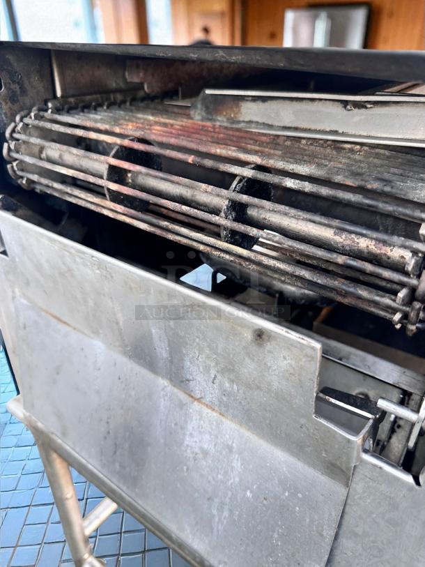 Excellent Condition – Duke FBB-NC-120 – Gas Conveyor Broiler – Fully Tested & Working! - Image 10 of 12