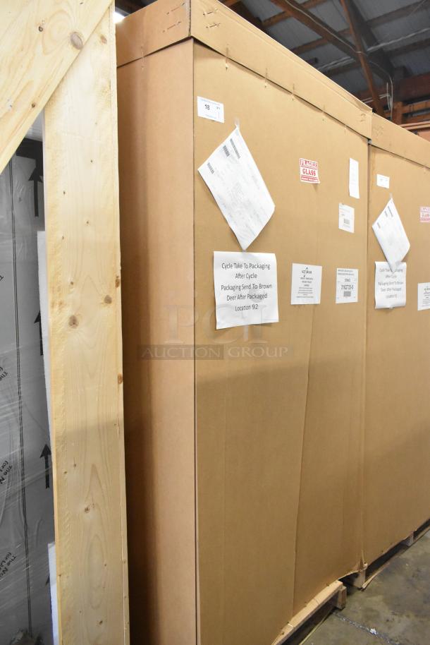 Brand new Alto Shaam HSM-36/5S/T hot food display merchandiser in original packaging. Scratch and dent condition. 208-240V.