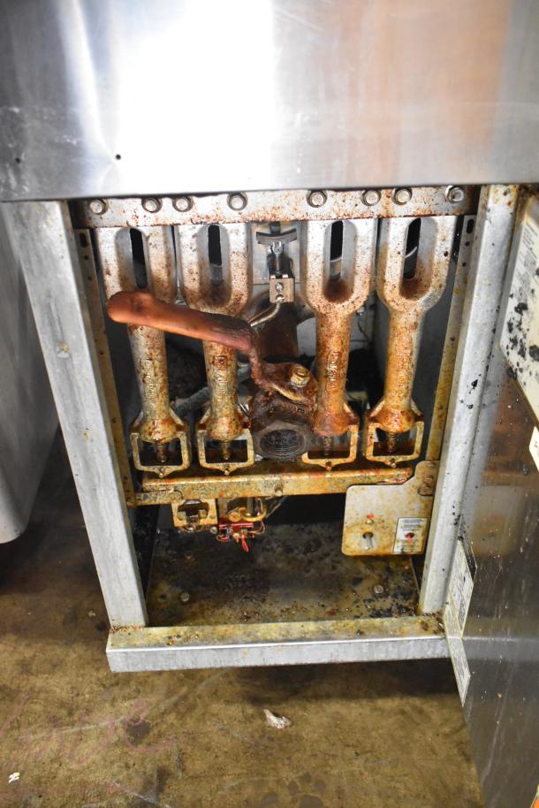 2019 Pitco Frialator 40D stainless steel commercial deep fryer, natural gas, 107,000 BTU, two metal baskets, visible wear.