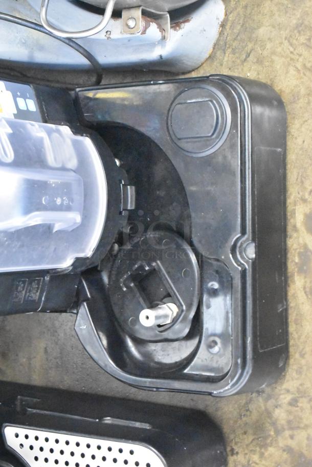 Taylor SB24-12 stainless steel commercial drink blending machine. Good condition, 115 volts, 1 phase.