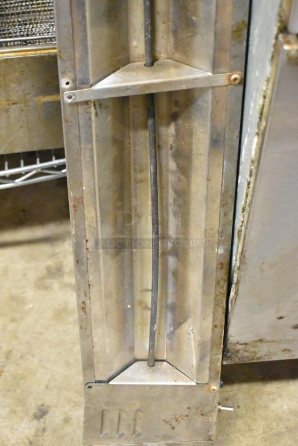 APW Wyott FD-60 Metal Commercial Heat Strip, 120V, 1 Phase. Visible wear and rust, suitable for restaurant use.