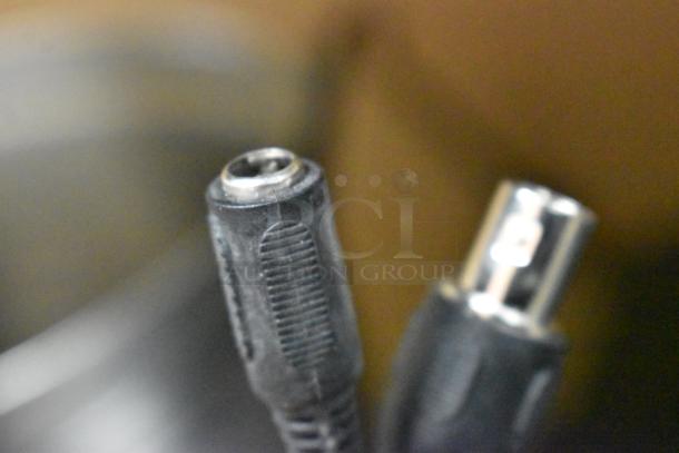Qsee QCA8075B Security Camera cables, featuring connector details. Ensure compatibility before purchase.