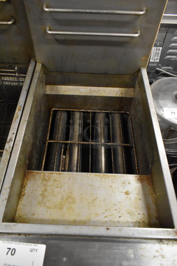 Avantco EF400-P commercial deep fryer, stainless steel, propane gas, 120,000 BTU, with 2 metal fry baskets, moderate wear.