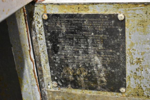 Avantco EF400-P deep fryer label displaying model details and safety certifications. Stainless steel, propane gas, 120,000 BTU.