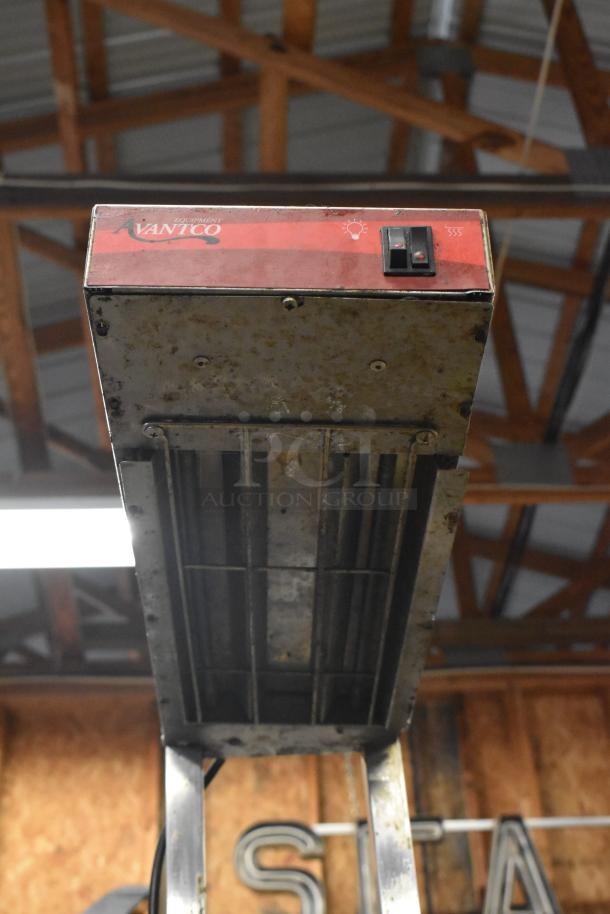 2019 Avantco 177FFDS1 metal countertop warmer, 120 volts, 1 phase, visible wear, labeled "Avantco" with control switches.