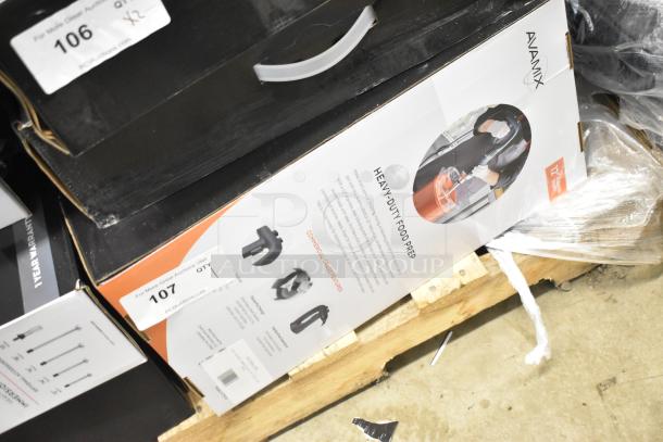 BRAND NEW SCRATCH AND DENT! AvaMix 928IBHD12DX 12" Heavy-Duty Immersion Blender, 1 1/4 hp, 120V, box with label.