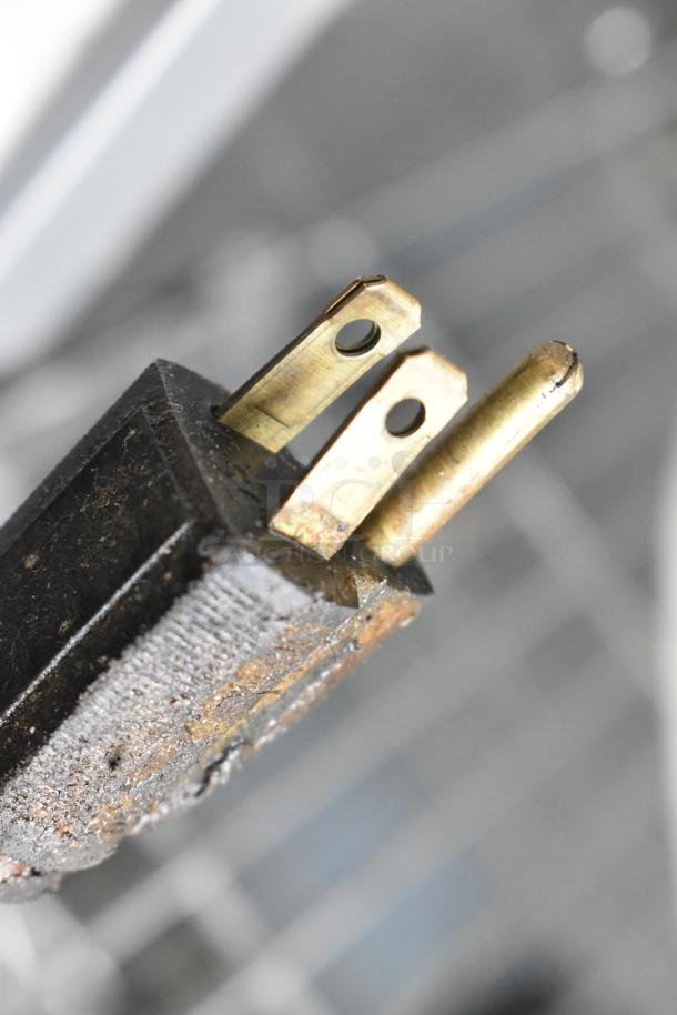 Carter Hoffmann MC3W2SN01 holding bin power plug detail in used condition.