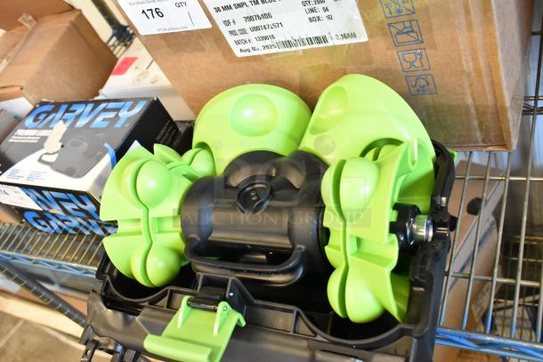 Zumex 10851 extraction kit for Soul Series 2 juicers, brand new, green components, in packaging, minor scratches.