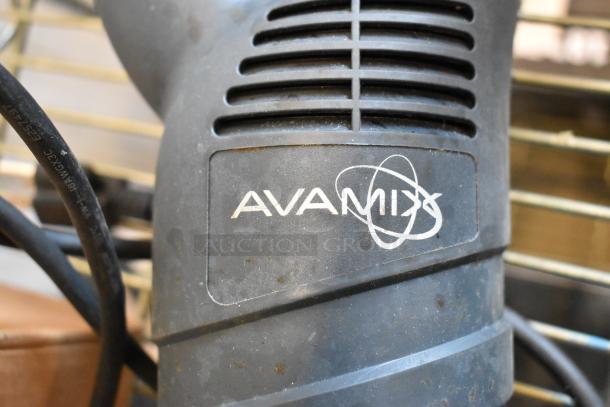 2022 AvaMix 928IBMD10 10" medium-duty immersion blender, variable speed, 3/4 hp, 120V. Visible logo, good condition.
