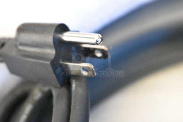 New AvaMix 928IBHDW10 heavy-duty immersion blender plug, 120V, 1 Phase. Featuring a 10" whisk, 1 1/4 hp.