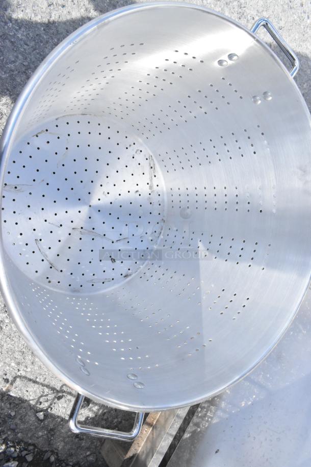 Town 38020 150 Qt. aluminum colander with handles, tapered design, perforated for drainage, excellent condition.