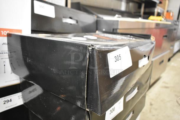 BRAND NEW AvaMix immersion blender with 10" whisk, 1 1/4 hp, 120V. Box has dents. Item tag reads 305.