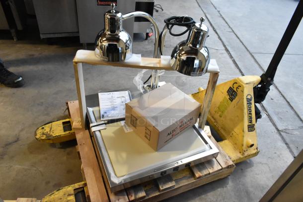 BRAND NEW Alto Shaam CS-200 stainless steel heated dual lamp carving station in box. 230V, 1 phase.