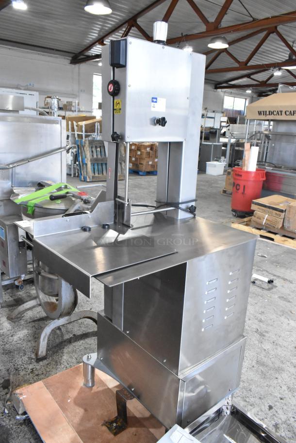 BRAND NEW SCRATCH AND DENT! Avantco 177EMBS94SS HLS-2400 94" Blade Stainless Steel Floor Model Vertical Band Meat Saw - 3 hp, 220/240 Volts, 3 Phase. - Image 2 of 9
