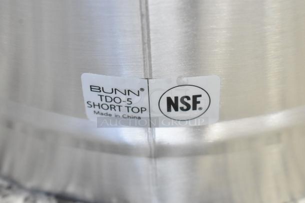 BRAND NEW SCRATCH AND DENT! Bunn TDO-5 34100.0003 5 Gallon Iced Tea Dispenser with Brew-Through Lid. - Image 8 of 8