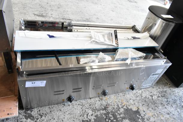 BRAND NEW SCRATCH AND DENT! 2024 Avantco 177STE3S Stainless Steel Three Pan Open Well Electric Steam Table with Undershelf. 120 Volts, 1 Phase. - Image 2 of 9