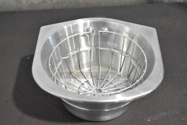BRAND NEW SCRATCH AND DENT! Stainless Steel Coffee Brew Basket - Image 2 of 6