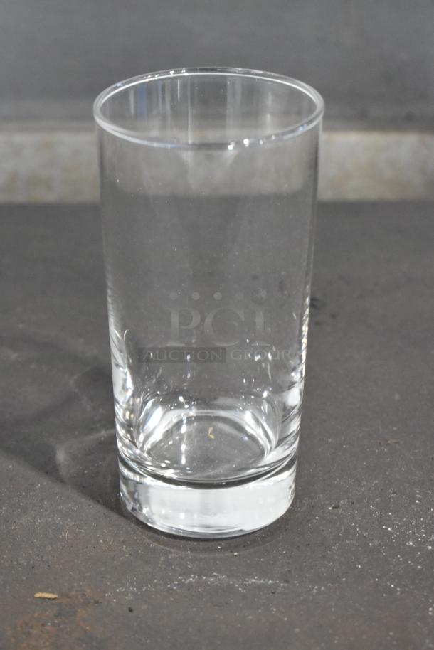 2 BRAND NEW SCRATCH AND DENT! Items Including 303KSE4 Acopa 4" Bright White Square Porcelain Plate - 72/Case and Libbey 159 Heavy Base 12.5 oz. Beverage Glass - 48/Case. 2 Times Your Bid! - Image 4 of 10