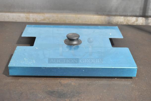 2 BRAND NEW SCRATCH AND DENT! Lids for Countertop Fryer. 2 Times Your Bid! - Image 5 of 5