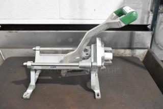 BRAND NEW SCRATCH AND DENT! Garde 181FCWDG6 FCWDG6 Heavy-Duty 6-Wedge Potato / Fry Cutter