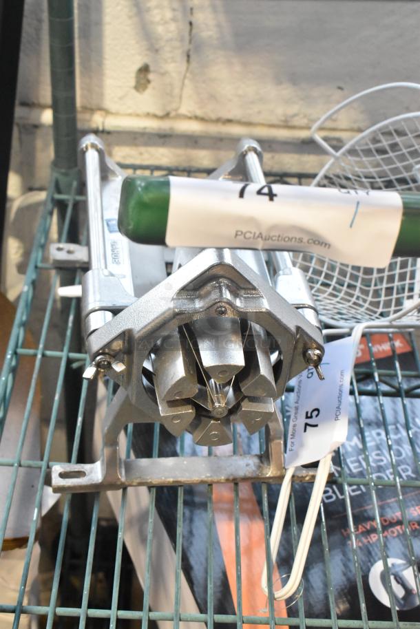 BRAND NEW SCRATCH AND DENT! Garde 181FCWDG6 FCWDG6 Heavy-Duty 6-Wedge Potato / Fry Cutter - Image 2 of 8