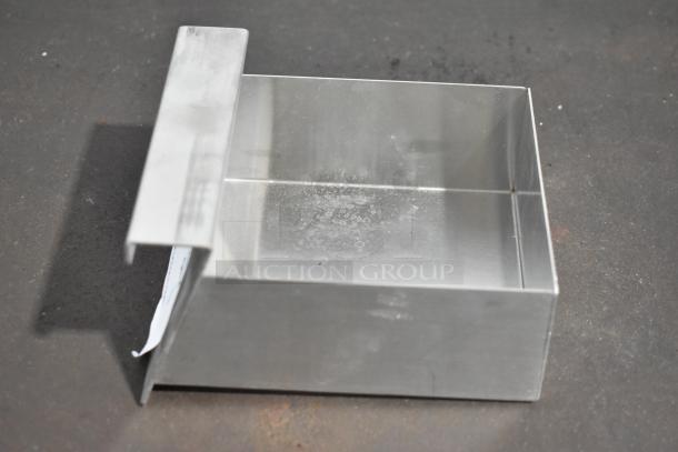 BRAND NEW SCRATCH AND DENT! Stainless Steel Flat Top Griddle Grease Tray - Image 3 of 6