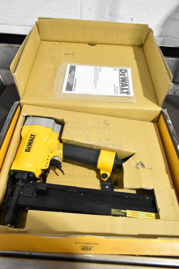 BRAND NEW SCRATCH AND DENT! DeWalt DW45182 Wide Crown Lathing Stapler. - Image 1 of 9