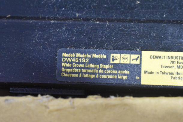 BRAND NEW SCRATCH AND DENT! DeWalt DW45182 Wide Crown Lathing Stapler. - Image 7 of 9