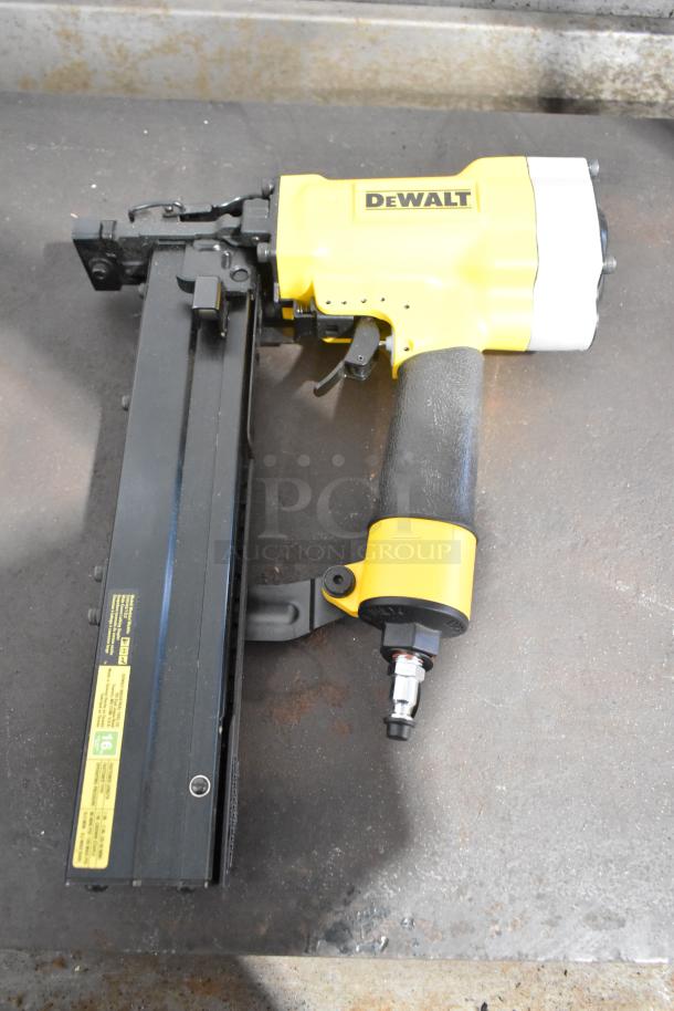 BRAND NEW SCRATCH AND DENT! DeWalt DW451S2 Wide Crown Lathing Stapler. - Image 5 of 11