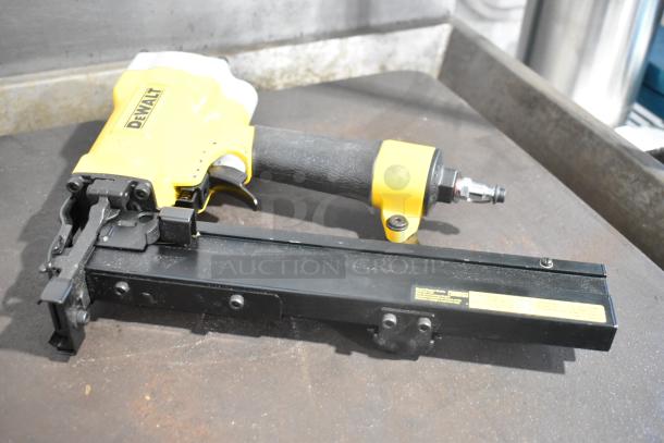 BRAND NEW SCRATCH AND DENT! DeWalt DW451S2 Wide Crown Lathing Stapler. - Image 10 of 11