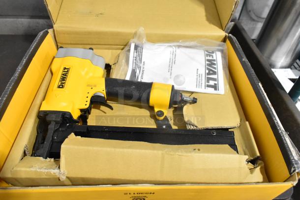BRAND NEW SCRATCH AND DENT! DeWalt DW451S2 Wide Crown Lathing Stapler. - Image 1 of 5