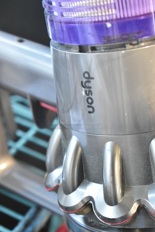 Dyson B8T-US-MJK3213A Vacuum Cleaner. - Image 7 of 9