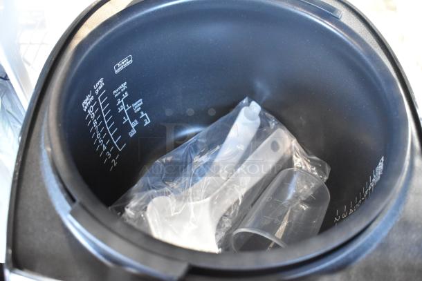 Tiger JKT-D18U Countertop Rice Cooker / Warmer. Lid Does Not Stay Closed. 120 Volts, 1 Phase. - Image 4 of 8