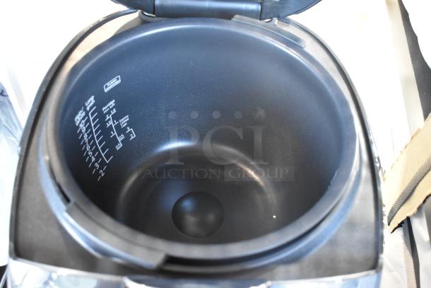 Tiger JKT-D18U Countertop Rice Cooker / Warmer. Lid Does Not Stay Closed. 120 Volts, 1 Phase. - Image 5 of 8