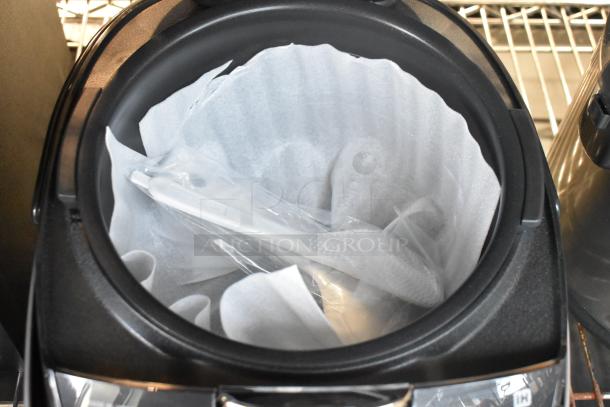 Tiger JKT-D18U Countertop Rice Cooker. 120 Volts, 1 Phase. - Image 4 of 8