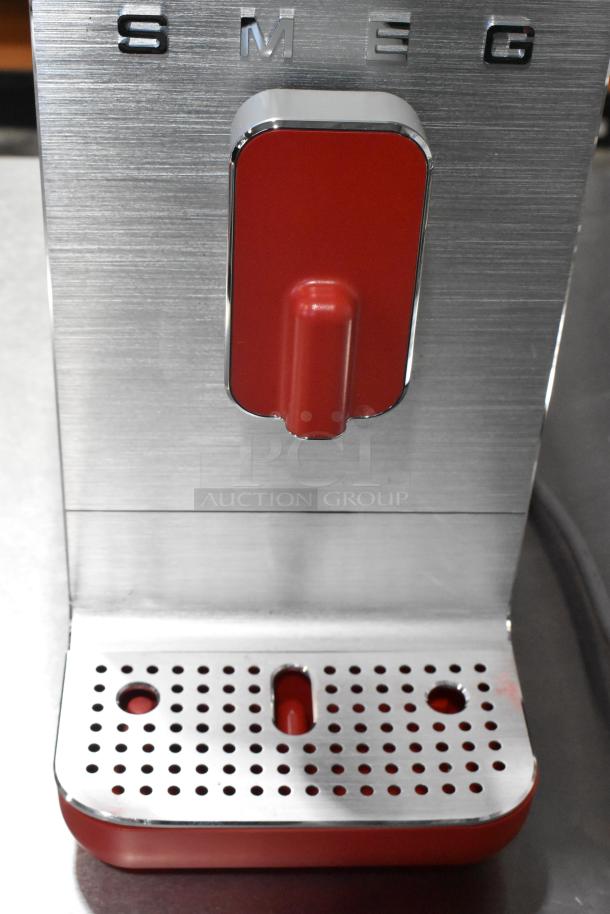 Smeg BCC01RDMUS Countertop Fully Automatic Coffee Machine. 120 Volts, 1 Phase. - Image 5 of 10