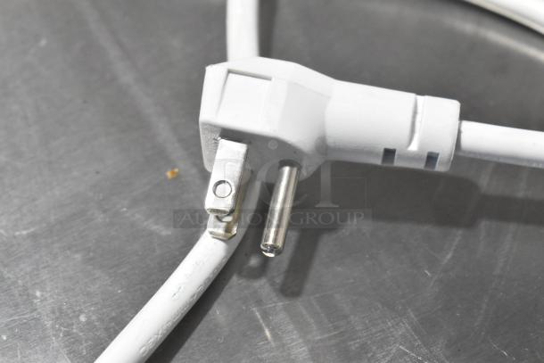 Deco Chef DCIMWHT Countertop Ice Maker. 115 Volts, 1 Phase. - Image 7 of 8
