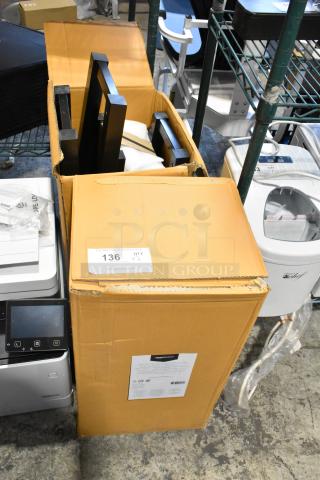 2 BRAND NEW IN BOX! Saddle Seat 24