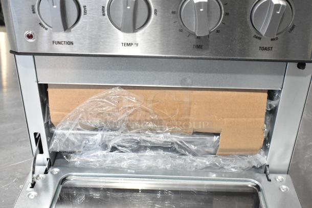 BRAND NEW SCRATCH AND DENT! Cuisinart TOA-23 Countertop Toast Oven Air Fryer. 120 Volts, 1 Phase. - Image 5 of 7