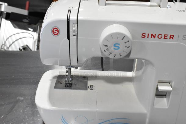 Singer 1304 Countertop Sewing Machine w/ Foot Pedal. - Image 6 of 10