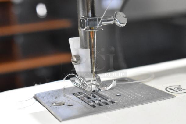 Singer 1304 Countertop Sewing Machine w/ Foot Pedal. - Image 7 of 10