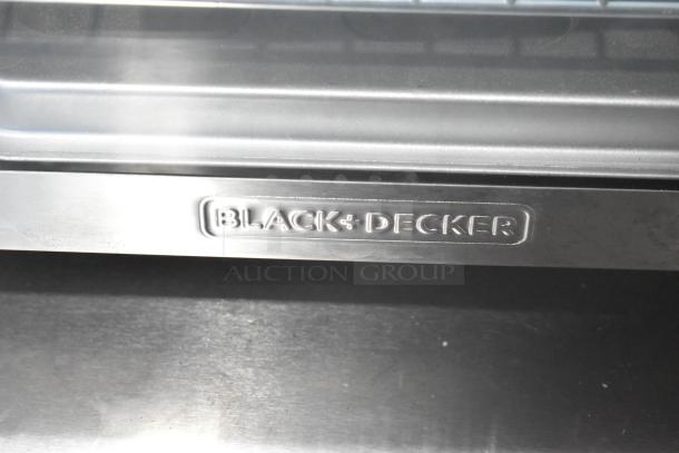 Black & Decker TO1745SSG Countertop Toaster Oven. 120 Volts, 1 Phase. - Image 3 of 7