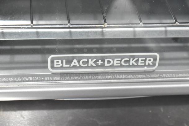 Black & Decker TO3000G Countertop Toaster Oven. 120 Volts, 1 Phase. - Image 3 of 7