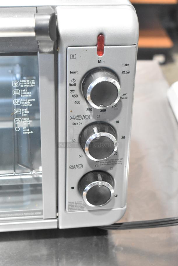 Black & Decker TO3000G Countertop Toaster Oven. 120 Volts, 1 Phase. - Image 4 of 7