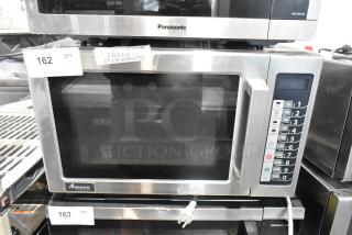 2021 Amana RCS10TS countertop microwave oven. Stainless steel, keypad controls, 120V, 1 Phase, includes plate.