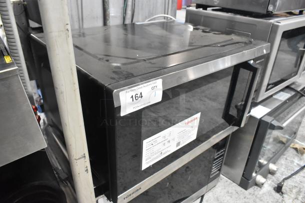Toshiba  Metal Countertop Microwave Oven w/ Plate. 120 Volts, 1 Phase. - Image 2 of 8