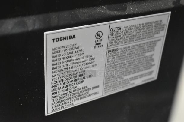 Toshiba  Metal Countertop Microwave Oven w/ Plate. 120 Volts, 1 Phase. - Image 7 of 8